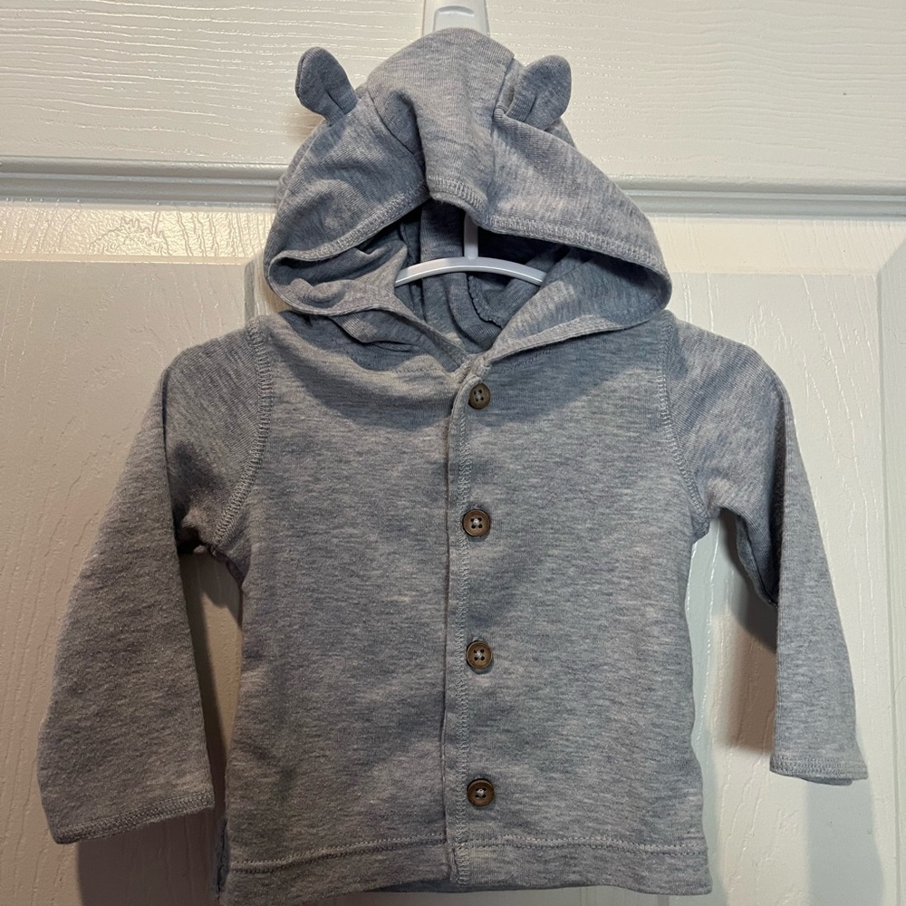 ❤️5 for $15: Carter’s Gray Hoodie with Bear Ears (6M)